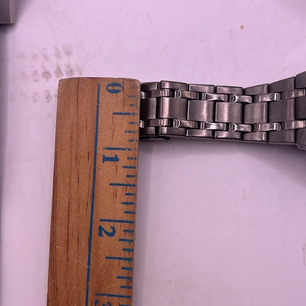 Relic Wristwatch Silver Links Mens Stainless Steel Water Resistant